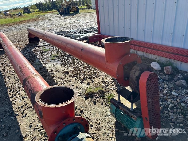 Quantity of (2) 12 in x 22 ft Grain Auger Transportbånd