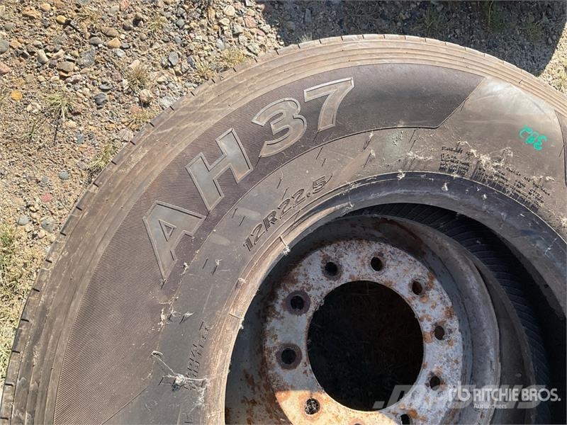 Quantity of (2) 12R22.5 Tires Шины и колёса