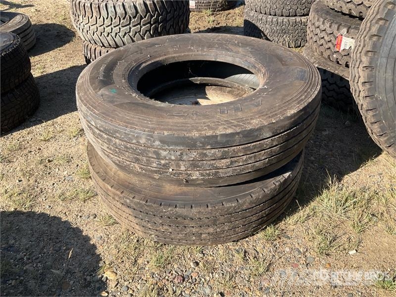 Quantity of (2) 12R22.5 Tires Шины и колёса