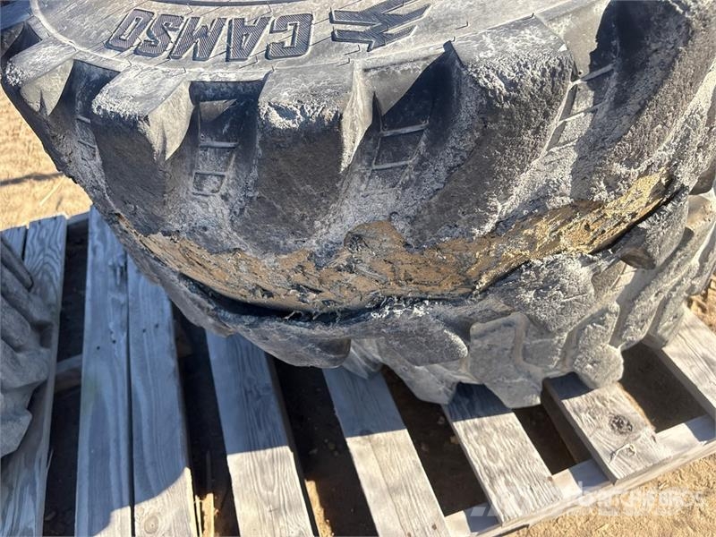 Quantity of (2) 14-17.5 Tires Opony, koła i felgi