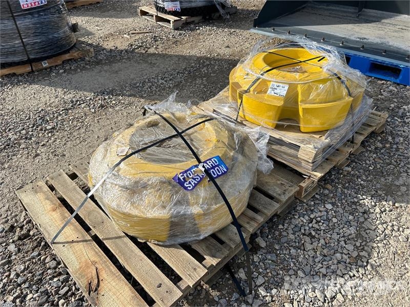  Quantity of (2) 1400 lb Wheel Tractor Weights (Unu Pesos Frontais