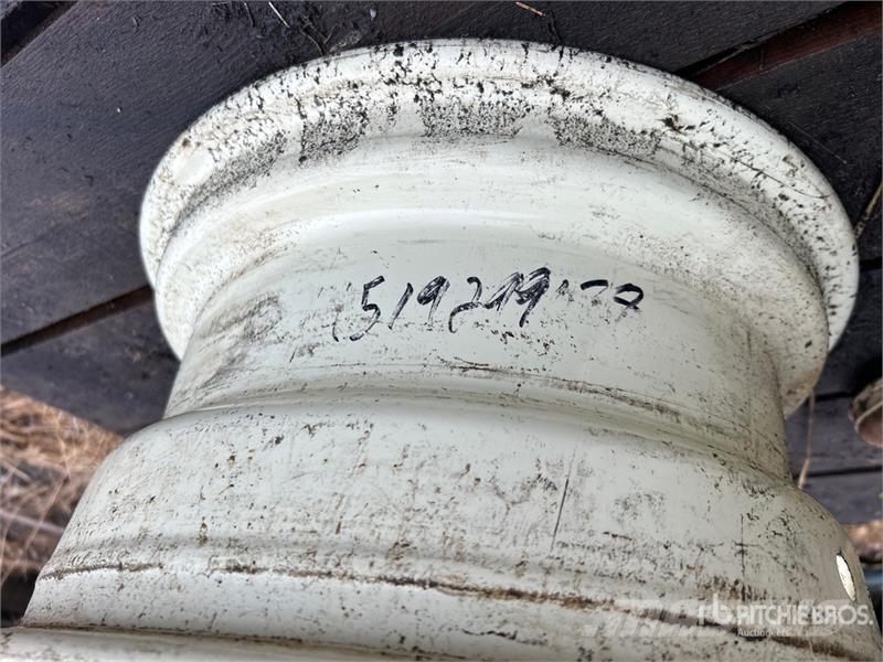 Quantity of (2) 15 in Steel Rims Ostale komponente za građevinarstvo