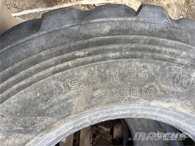  Quantity of (2) 15R25 Tires Gume, točkovi i felne