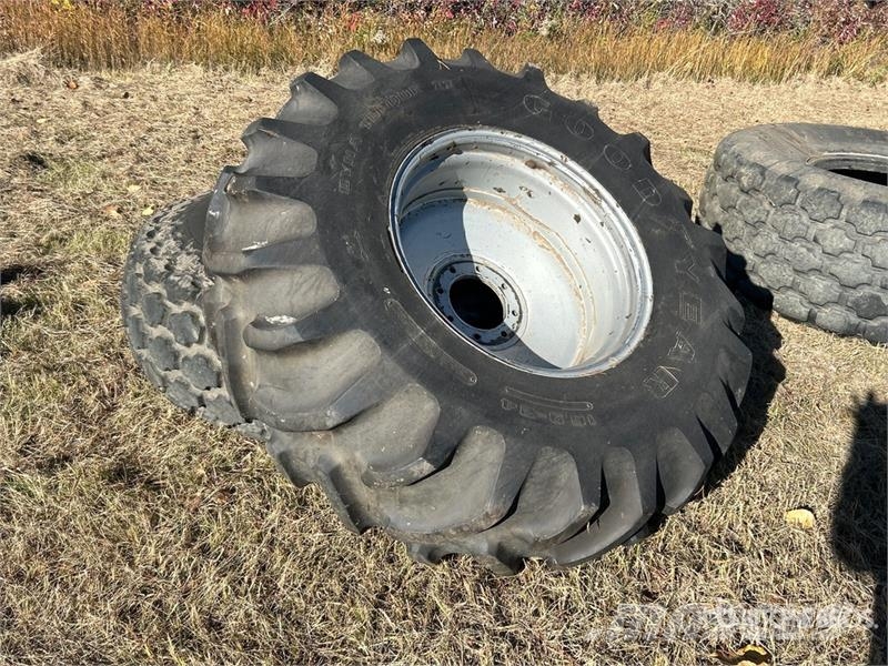 Quantity of (2) 16.9-24 Firestone & Good Year Tire Gume, točkovi i felne