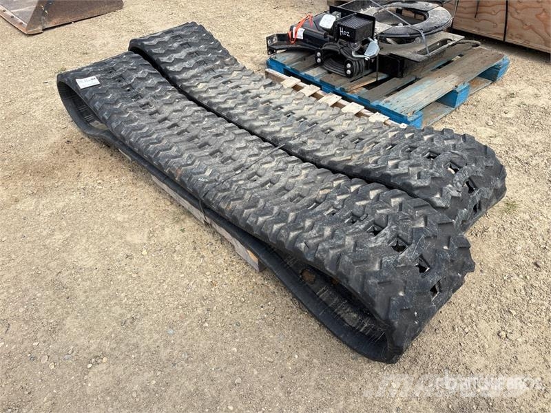  Quantity of (2) 17.5 in Rubber Tracks Drugi deli