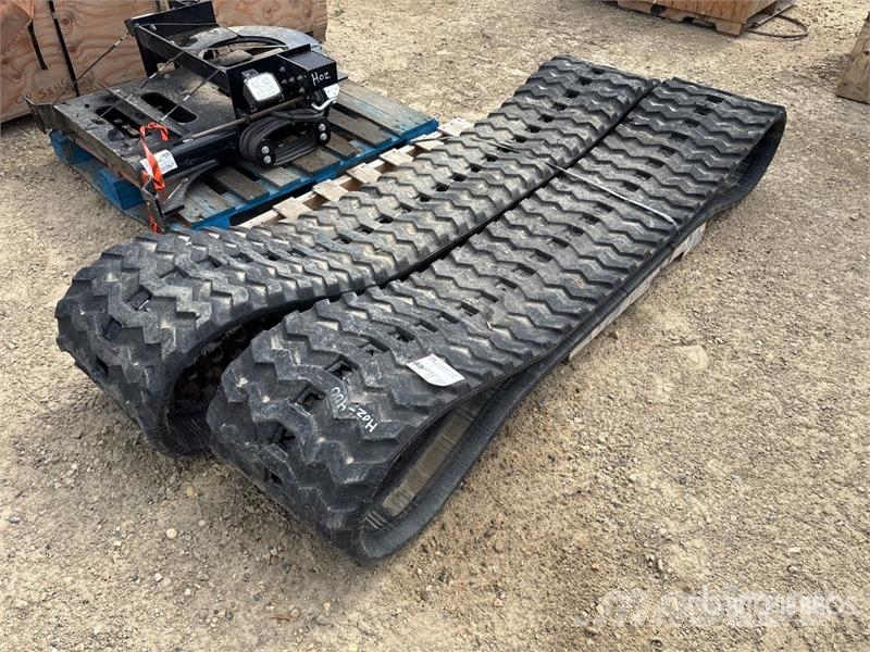  Quantity of (2) 17.5 in Rubber Tracks Drugi deli