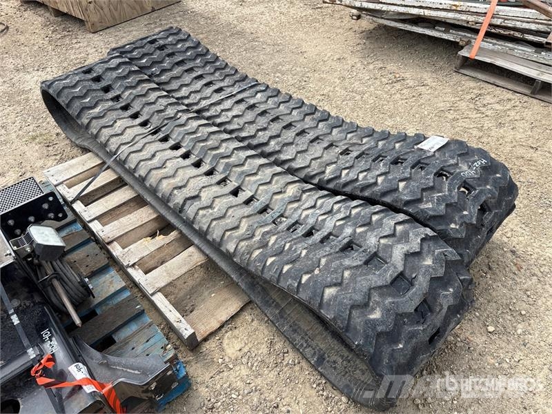  Quantity of (2) 17.5 in Rubber Tracks Drugi deli