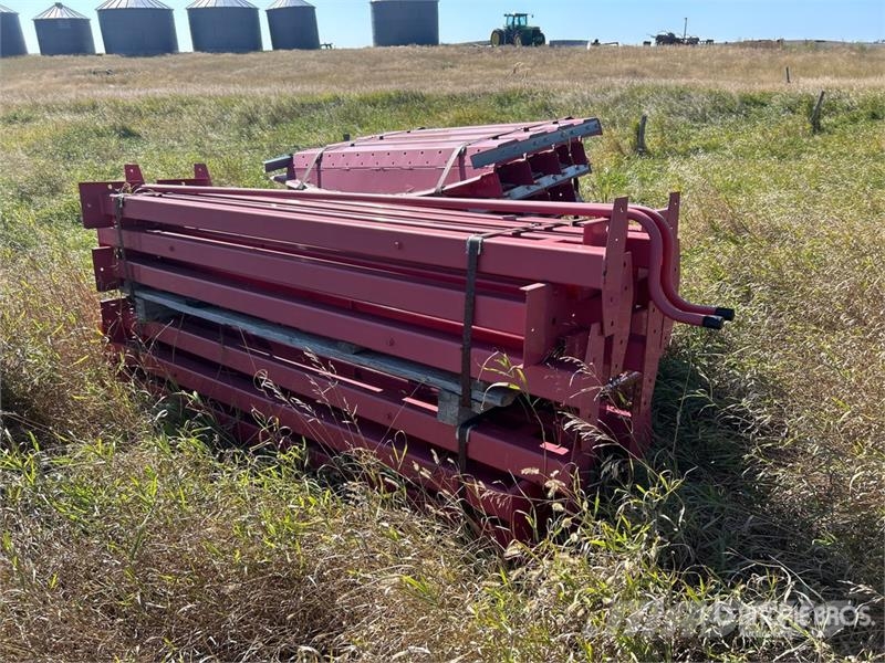  Quantity of (2) 19 ft x 10 ft Grain Hopper Bottom Täyttöpöydät, kuljettimet ja siilot