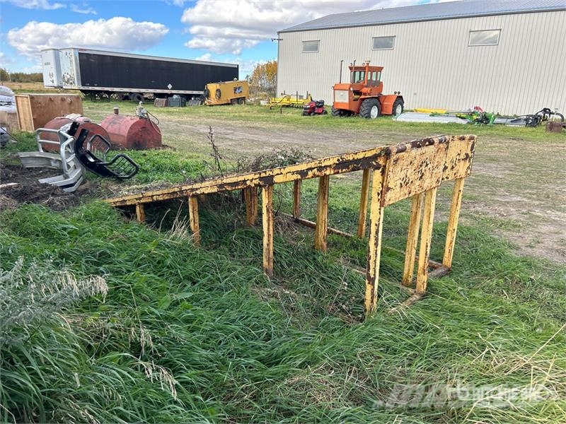 Quantity of (2) 2 ft x 12 ft x 41 in Steel Ramp Andre komponenter