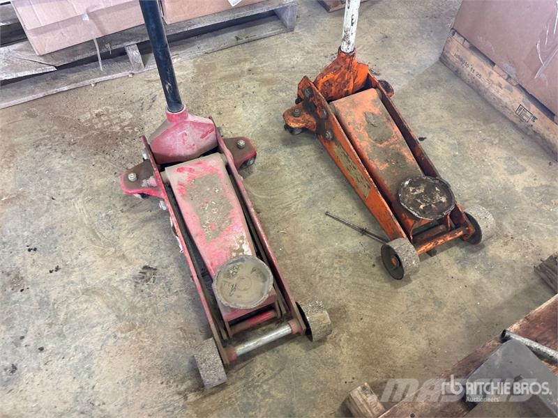 Quantity of (2) 2 Ton Floor Jacks Andre komponenter