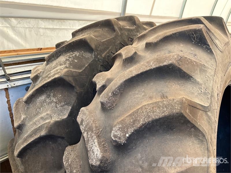 Quantity of (2) 20.8-38 Tires Opony, koła i felgi