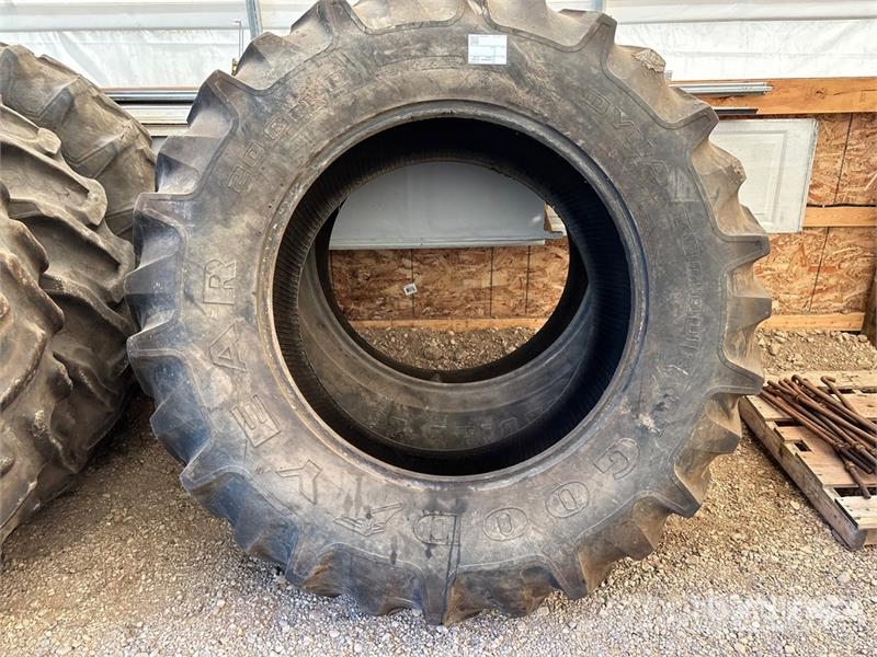 Quantity of (2) 20.8-38 Tires Opony, koła i felgi
