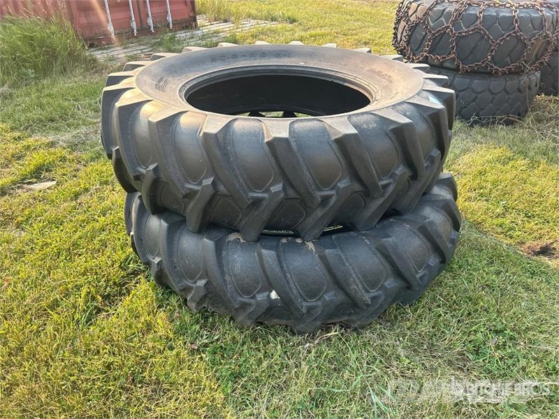  Quantity of (2) 20.8-38 Tractor Tires Opony, koła i felgi