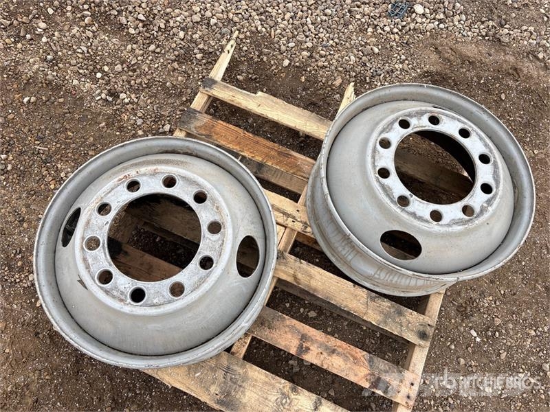  Quantity of (2) 22.5x8.25 Rims معدات النقل - غير ذلك
