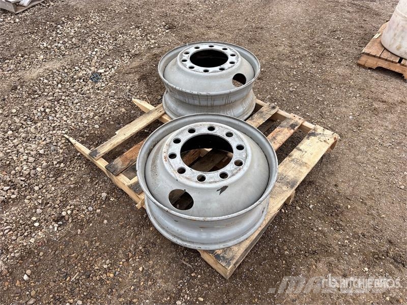  Quantity of (2) 22.5x8.25 Rims معدات النقل - غير ذلك
