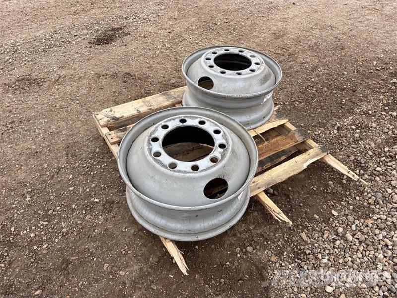  Quantity of (2) 22.5x8.25 Rims معدات النقل - غير ذلك