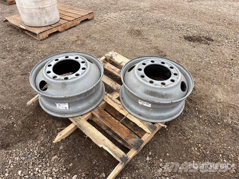  Quantity of (2) 22.5x8.25 Rims معدات النقل - غير ذلك