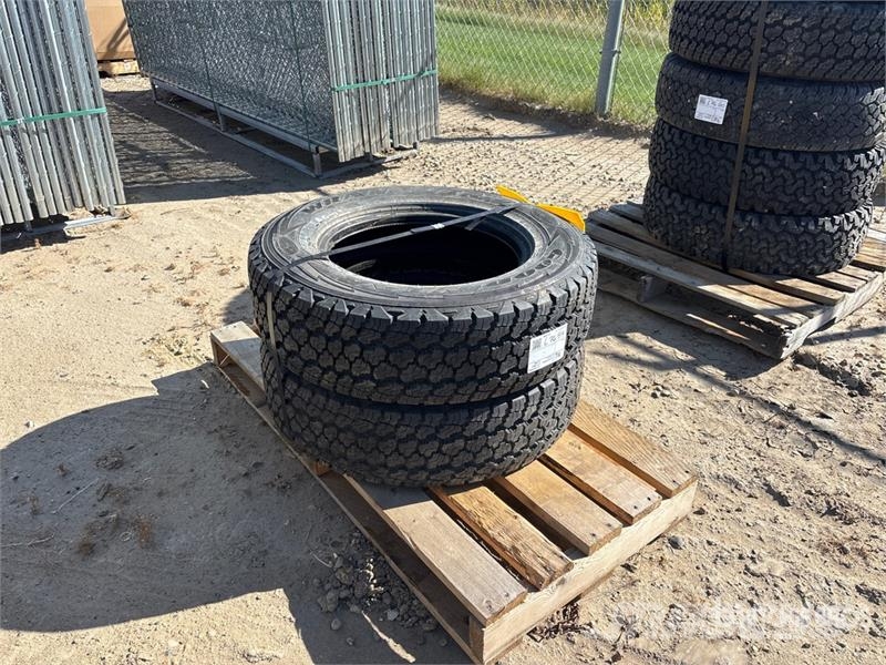 Quantity of (2) 225/75R17 Tires Gume, točkovi i felne