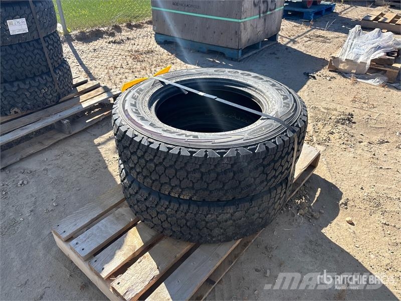 Quantity of (2) 225/75R17 Tires Gume, točkovi i felne