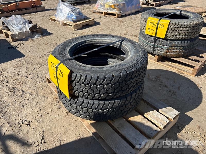Quantity of (2) 225/75R17 Tires Gume, točkovi i felne