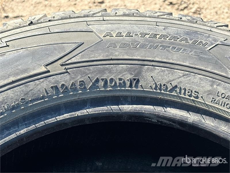 Quantity of (2) 245/70R17 Tires Gume, točkovi i felne