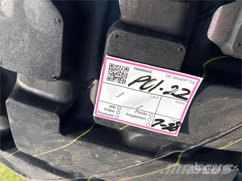 Quantity of (2) 26.5x25 Tires (Unused) Opony, koła i felgi