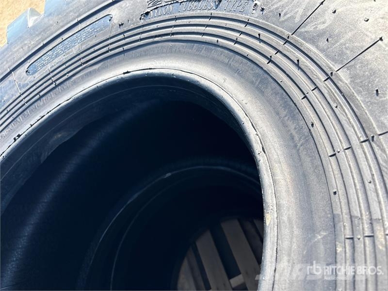 Quantity of (2) 26.5x25 Tires (Unused) Opony, koła i felgi
