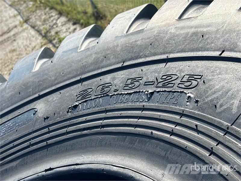 Quantity of (2) 26.5x25 Tires (Unused) Opony, koła i felgi