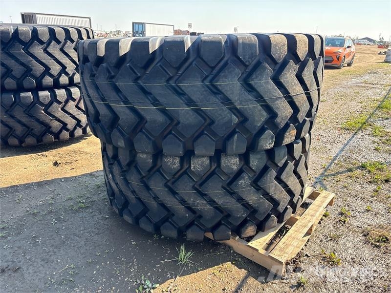 Quantity of (2) 26.5x25 Tires (Unused) Opony, koła i felgi