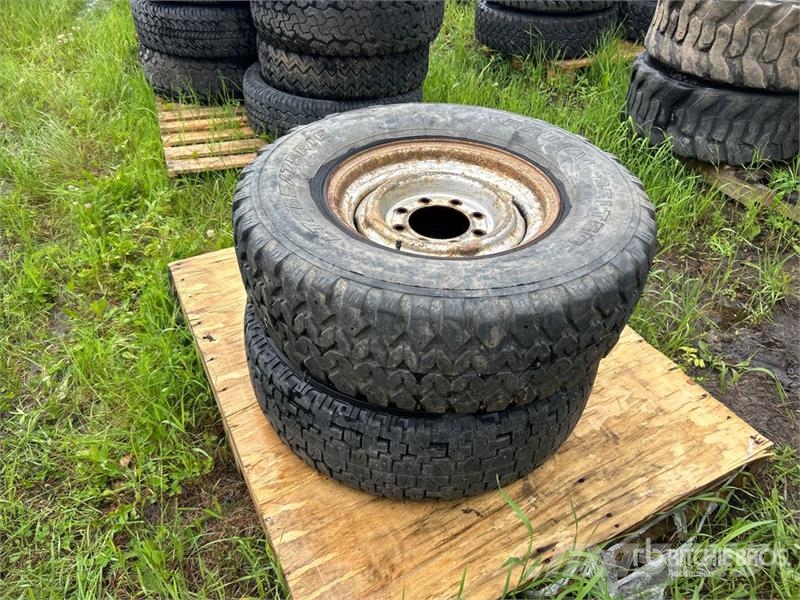  Quantity of (2) 265/75R16 Tires Tyres, wheels and rims