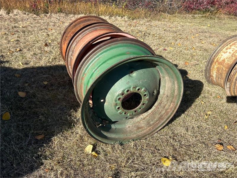  Quantity of (2) 27 in Steel Wheels الإطارات والعجلات والحافات