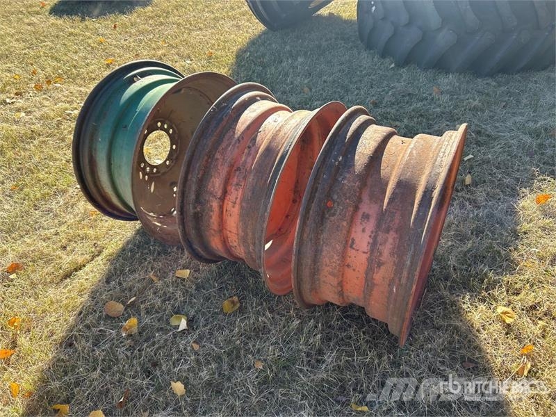 Quantity of (2) 27 in Steel Wheels الإطارات والعجلات والحافات