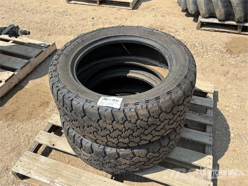 Quantity of (2) 275/55R20 Tires Opony, koła i felgi