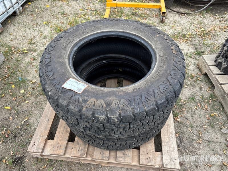 Quantity of (2) 275/70R18 Tires Gume, točkovi i felne