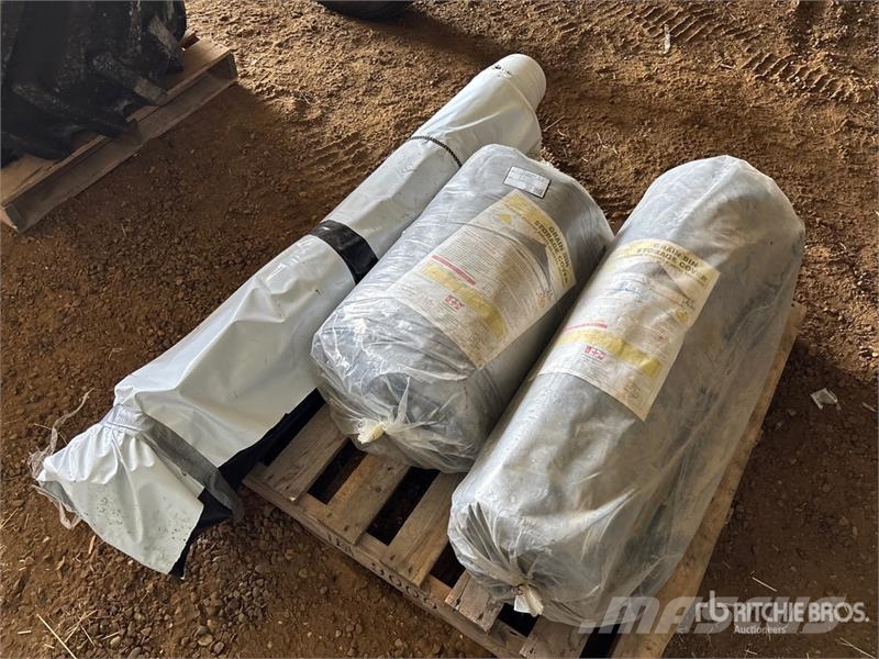 Quantity of (2) 29 ft Grain Bin Storage Cover Andre komponenter