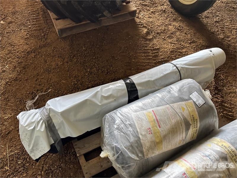 Quantity of (2) 29 ft Grain Bin Storage Cover Andre komponenter