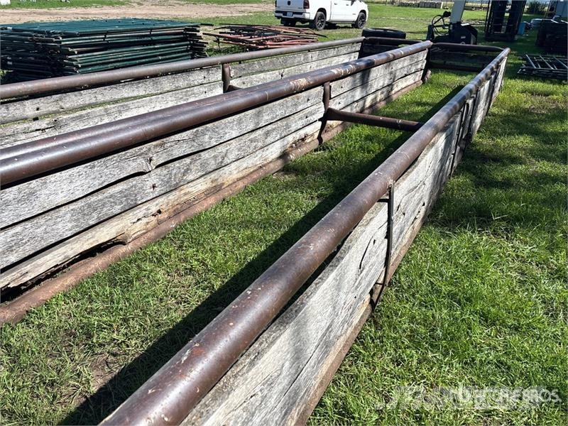  Quantity of (2) 30 ft Bunk Livestock Feeder 家畜飼料供給機