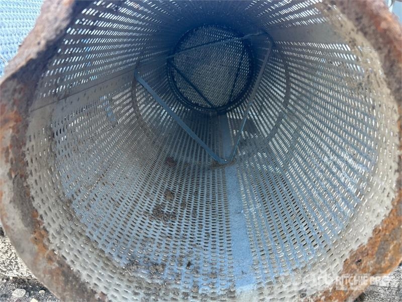 Quantity of (2) 4 ft Aeration Ducting Andre komponenter