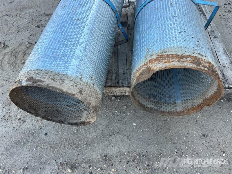 Quantity of (2) 4 ft Aeration Ducting Andre komponenter