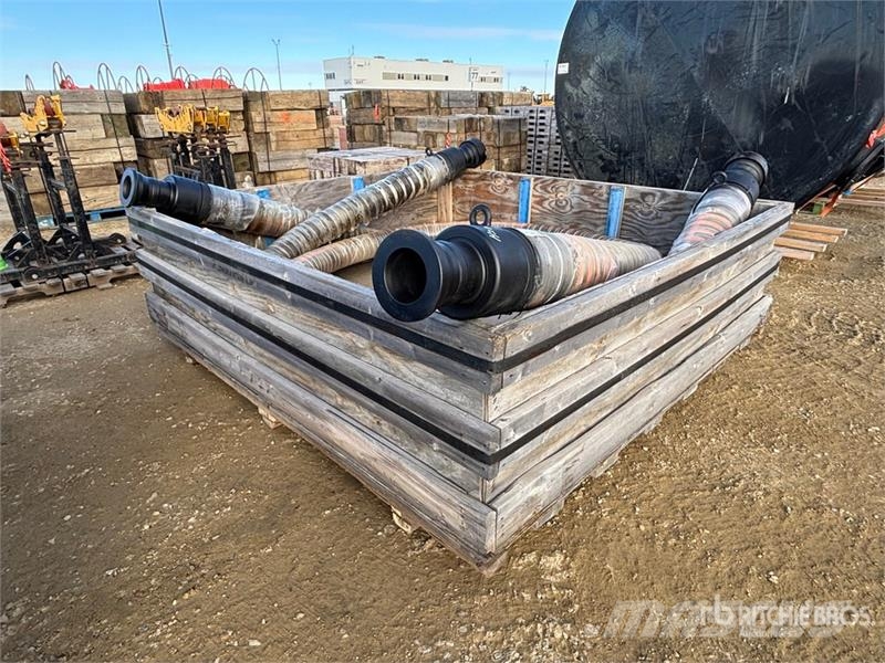 Quantity of (2) 4 in x 29 ft Cooper State Rubber S Andre komponenter