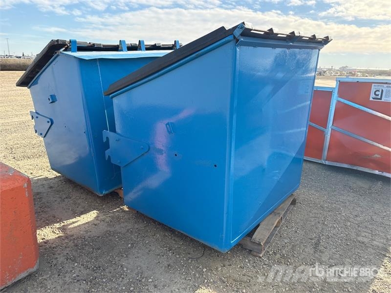  Quantity of (2) 4 Yard Bins مكونات أخرى