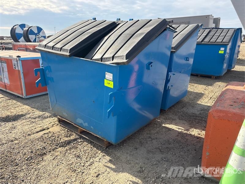  Quantity of (2) 4 Yard Bins مكونات أخرى
