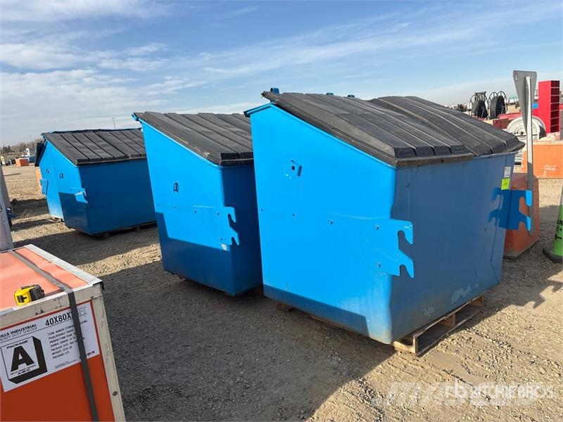  Quantity of (2) 4 Yard Bins مكونات أخرى