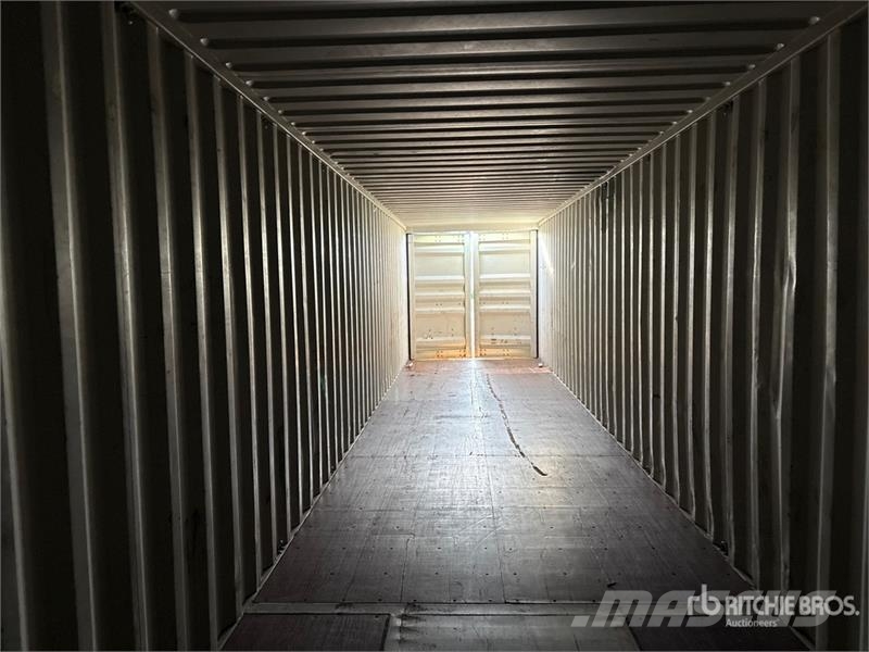 Quantity of (2) 40 ft Storage Container Container per immagazzinare