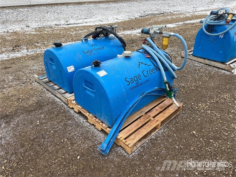Quantity of (2) 454 L Steel Fuel Tank Kraftstoff- und Zusatzstoffbehälter