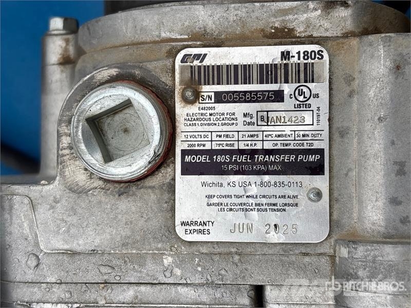 Quantity of (2) 454 L Steel Fuel Tank Kraftstoff- und Zusatzstoffbehälter
