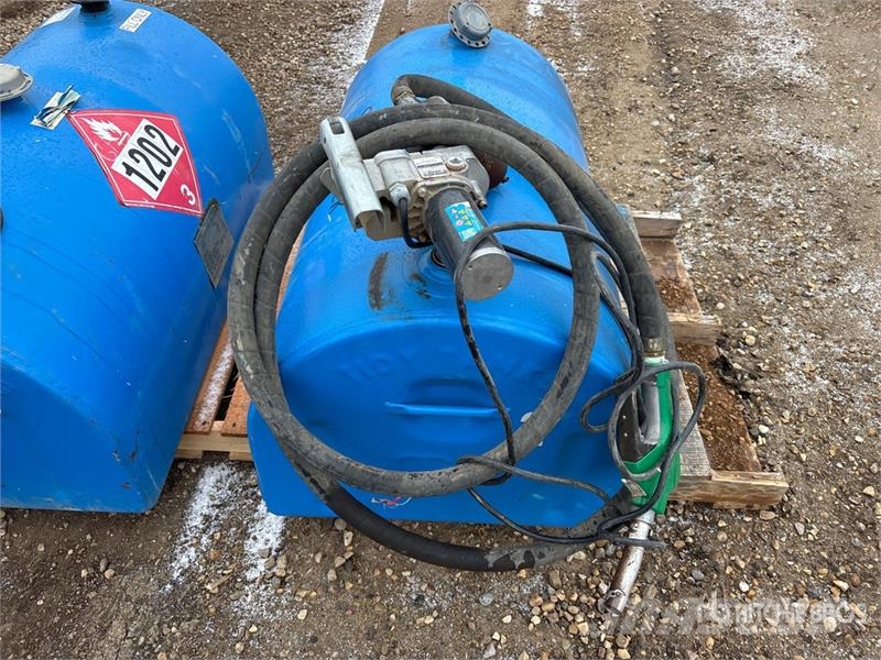 Quantity of (2) 454 L Steel Fuel Tank Kraftstoff- und Zusatzstoffbehälter