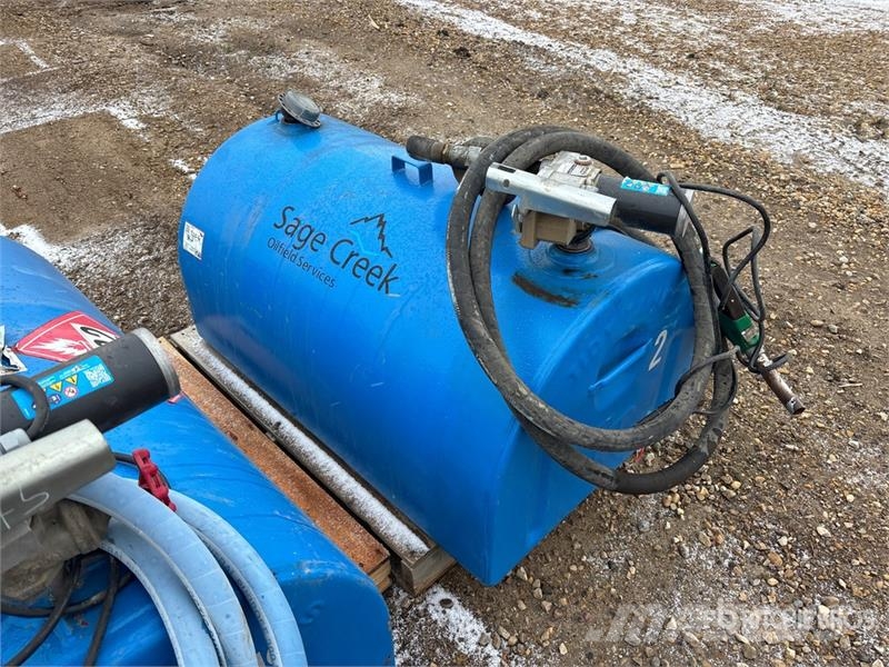 Quantity of (2) 454 L Steel Fuel Tank Kraftstoff- und Zusatzstoffbehälter