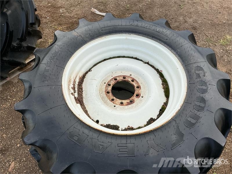 Quantity of (2) 480/70R30 Tires Tekerlekler