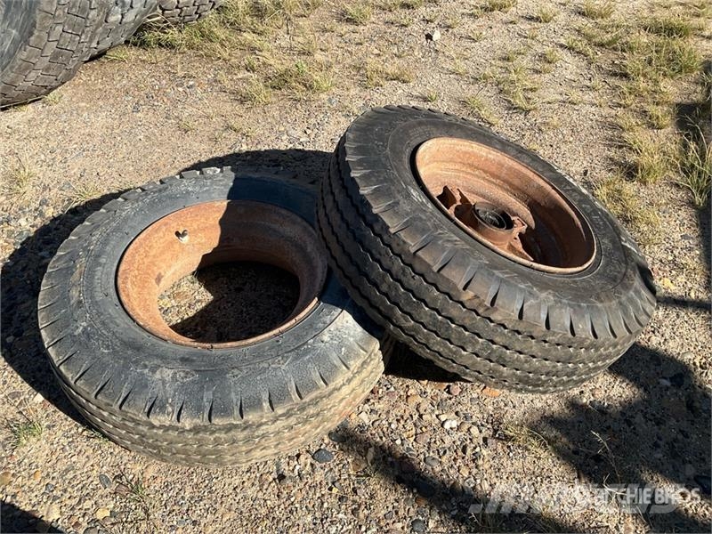Quantity of (2) 8-14.5 Tires Opony, koła i felgi